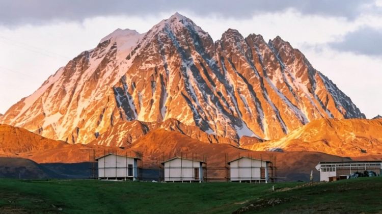 5D4N · Private Tours · Western Sichuan for Nature Lovers: Daocheng Yading, Mount Siguniang, Xinduqiao & Yuzixi - Snow Mountains, Tibetan Grasslands & Starry Skies