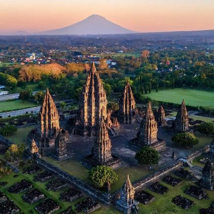 印度尼西亚巴厘岛+佩妮达岛+日惹7日6晚跟团游