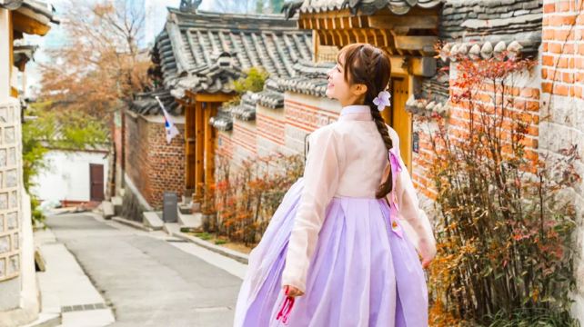 韩国首尔4日3晚跟团游·顶奢8人纯玩小团+3人同行免签+升级明洞/东大门核心商圈酒店+赠汉江落日游船+24h专车接送机+地标景点全含+景福宫+青瓦台+北村韩屋村+南山公园+星空图书馆+硬核品质狂嗨首尔