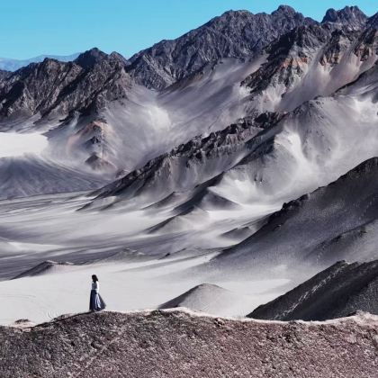 青海湖景区+察尔汗盐湖+可可西里+敦煌+张掖10日9晚跟团游