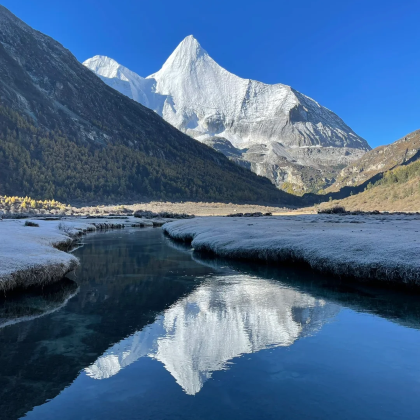 成都+稻城亚丁+色达+四姑娘山景区+丹巴9日8晚跟团游