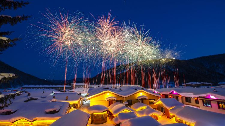 <6天>【6日5晚 · 旅行团 · 遇见冬季浪漫冰雪大世界与雪景雪乡，金牌导游，哈尔滨3晚国际5钻索菲特饭店＆雪乡中心位置特色2人炕＆亚布力滑雪度假村饭店】·含5正餐+激情亚布力滑雪+冰雪画廊+冰雪大世界+资深当地导游+满15人升级航空座椅巴士