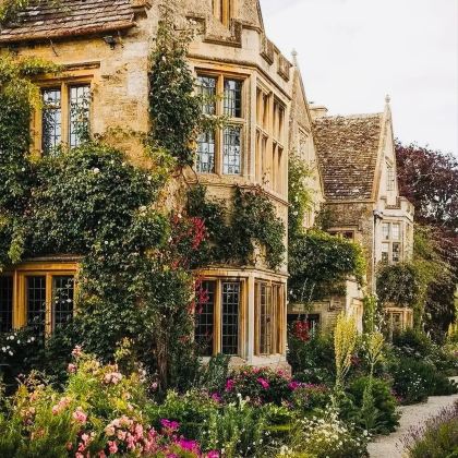 英国伦敦+牛津+剑桥+约克+科茨沃尔德+爱丁堡+温德米尔+七姐妹岩+斯特灵12日11晚拼小团