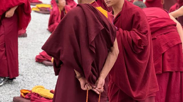 8-Day Classic Tibet Tour·Lhasa, Shigatse, Potala Palace, Everest Base Camp, Drepung Monastery and Sera Monastery