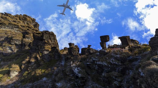 9-Day Guangxi and Guizhou Highlights Private Tour·Guilin, Yangshuo, Guiyang, Anshun, Kaili, Zhenyuan and Tongren丨Li River Cruise, Elephant Trunk Hill, Miao Village and Mount Fanjing