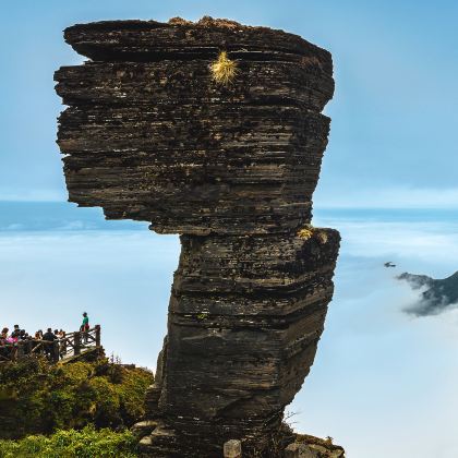 中国贵州梵净山+红色木黄小镇2日跟团游