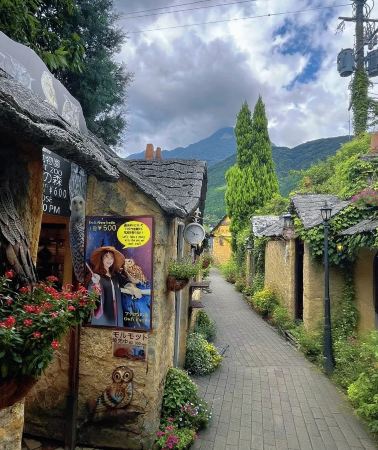 7D6N • Kyushu Volcano & Onsen Journey: Yufuin Kinrin Lake, Beppu Hells, Takachiho Gorge & Seasonal Fruit Picking