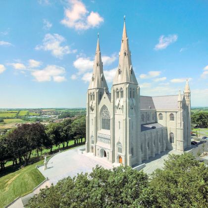 英国赫尔+爱尔兰都柏林+爱丁堡+尼斯湖8日7晚拼小团