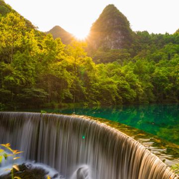 贵州贵阳+黄果树景区+荔波+西江千户苗寨+镇远县5日4晚拼小团