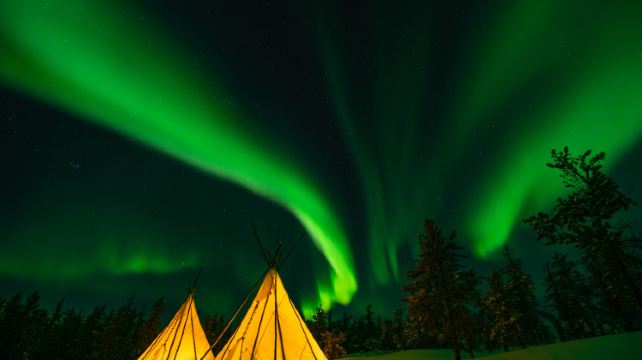 <7天>【黄刀极光+冬季落基山冰雪奇景】·3晚帐篷营地观光或追猎极光+库特尼&班夫&优鹤国家公园+露易丝湖+翡翠湖+明尼旺卡湖+双杰克湖+大理石峡谷+强斯顿峡谷+弓河瀑布+惊喜角+可选硫磺山缆车/班夫上温泉/班夫马拉雪橇+含接送机（2人成团）