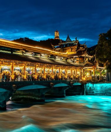 8D7N • Adjustable itinerary - from Chongqing to Chengdu: pandas & 3 UNESCO World Heritage Sites wonders - Jiuzhaigou, Huanglong, Dujiangyan & twin-city exploration