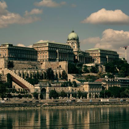 捷克布拉格+布达佩斯5日4晚自由行