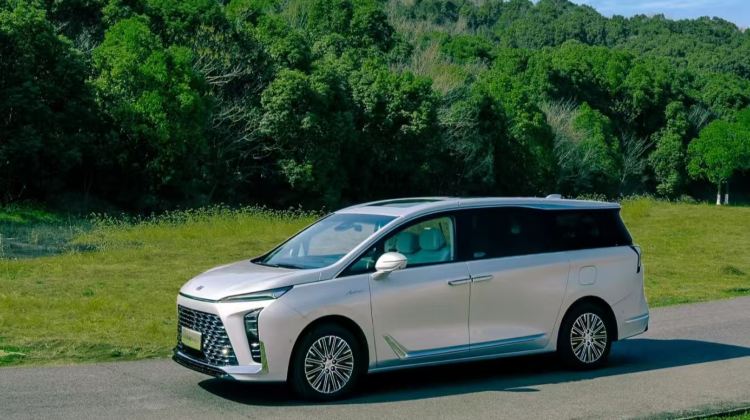 5-Day Essence of Beijing Private Tour·The Palace Museum, Mutianyu Great Wall, Prince Kung's Palace Museum, Summer Palace, Pop Land