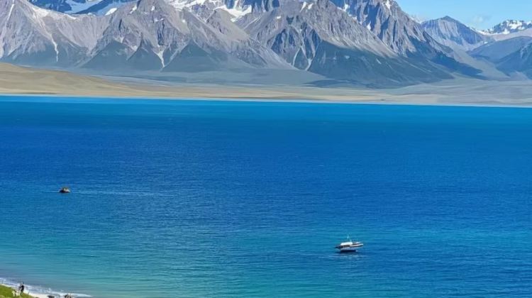 8D7N · Private Tours · 8-day essence tour of Ili departing from Urumqi, covering Sayram Lake, Tuergen Apricot Valley, Kuerdening and  Narat, capturing all the spring charm of Ili on one trip.