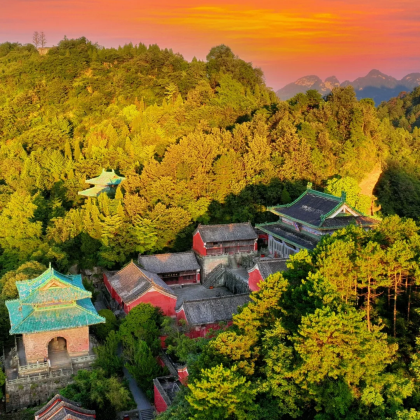 恩施市+神农架+武当山+武汉7日6晚私家团