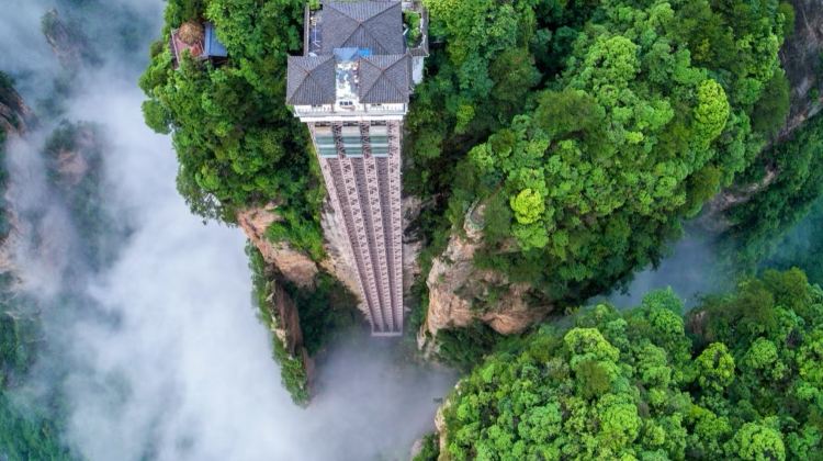 4-Day Zhangjiajie National Forest Park + Huanglong Cave + Zhangjiajie Grand Canyon