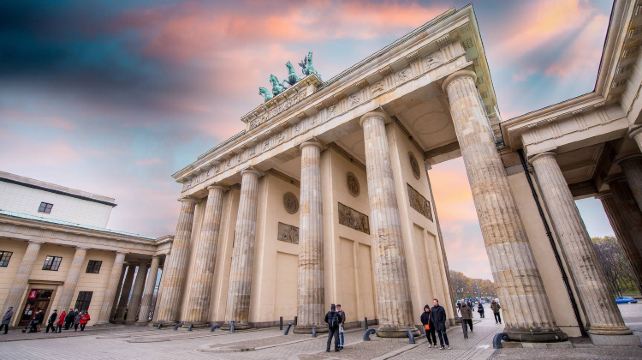 <7天>【铁发 欧洲圈圈游 情迷多瑙河】·德国+捷克+奥地利+匈牙利+瑞士+布达佩斯上下+维也纳+布拉格+柏林+苏黎世+卢塞恩+列支敦士登+东欧各国自由选择上下团城市（入住四钻酒店）