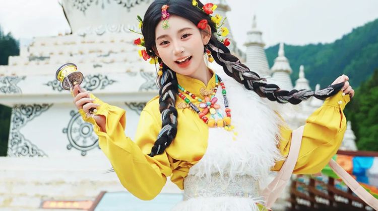 3D2N · Group Tours · Round-trip high-speed rail from Chengdu to Jiuzhaigou with tickets included, professional tour guide service 4-diamond hotel,Free travel photography & afternoon tea