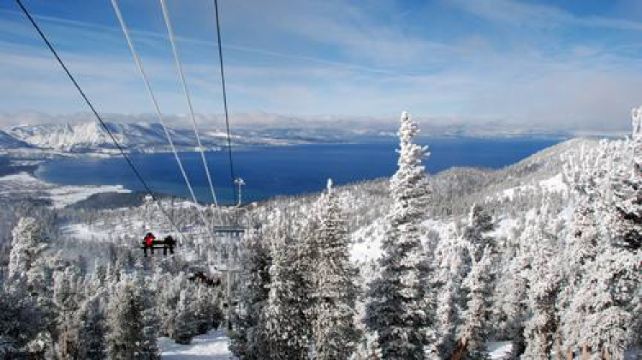 2-Day Lake Tahoe and Boreal Mountain Tour from San Francisco·Reno, California State Capitol Museum