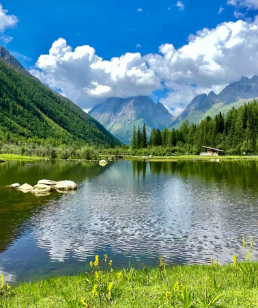 4D3N•Full-Day Jiuzhaigou + Siguniang Mountain - Visit Huanglong Scenic Area - Chengdu Panda Base - Dujiangyan - Night View at Nanqiao Bridge