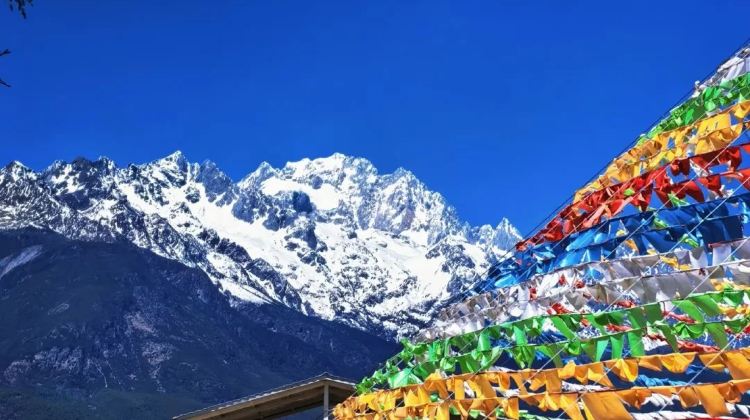 8D7N · Private Tours · Kunming + Dali City + Lijiang + Shangri-La: Yulong Snow Mountain, Erhai Lake, Dukezong Ancient Town