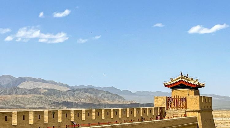 5-Day Private Tours: Dunhuang, Mingsha Mountain Crescent Spring, Yulin Grottoes, Yang Pass, Yumen Pass, and Dunhuang Yardang National Geopark | Complimentary Children's Tickets to the Mogao Grottoes and A-class Ticket·  