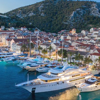 克罗地亚+斯洛文尼亚+维也纳11日跟团游