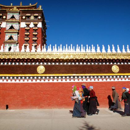 甘南+若尔盖+莲宝叶则景区9日8晚私家团