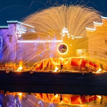 芜湖+鸠兹演艺小镇+芜湖新华联大白鲸海洋公园+天门山景区+中江塔+广济寺+采石矶+太白楼+小九华寺+水龙山瀑布+燕子洞风景区6日5晚私家团