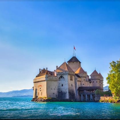 法国巴黎+里昂+苏黎世州8日7晚跟团游