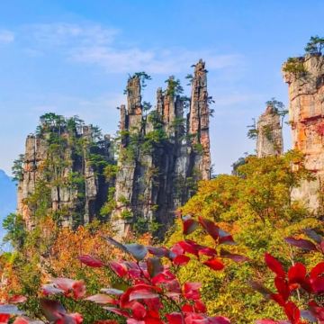 长沙+韶山毛泽东同志故居+张家界+天门山+凤凰4日3晚跟团游