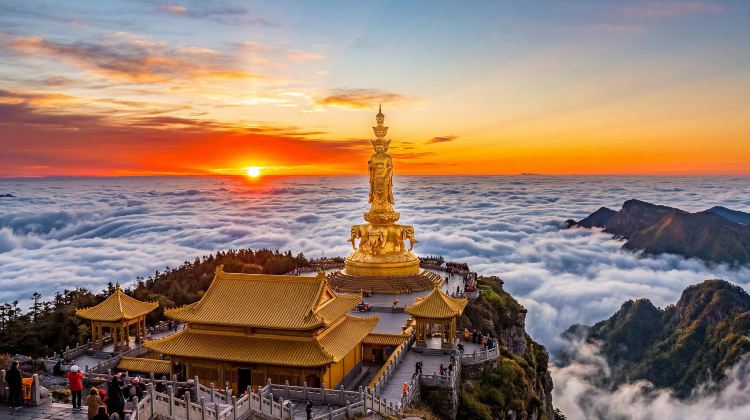 2D1N · Group Tours · Encounter Adorable Pandas & Trace the Dual World Heritage Sites of Leshan and Mount Emei