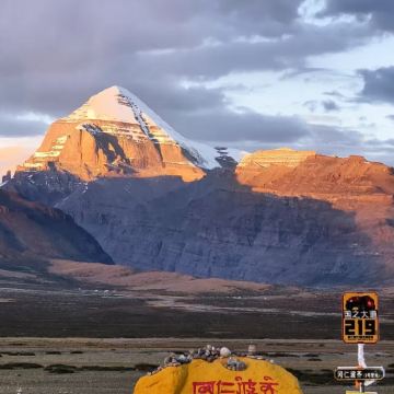 阿里+羊卓雍错+纳木措圣象天门+玛旁雍措+古格王国遗址+札达土林国家地质公园观景台+西藏阿里大地之树+扎日南木错湖心岛美人尖9日8晚拼小团