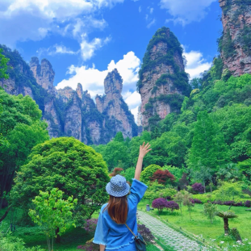 张家界+武陵源+天门山+凤凰古城5日4晚私家团