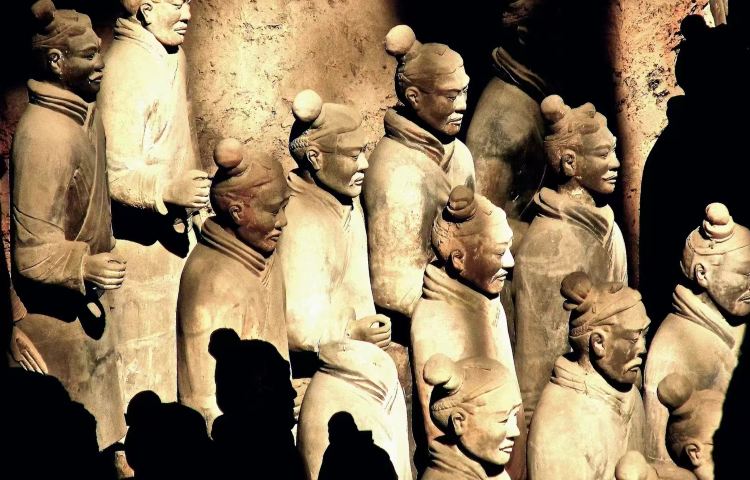 10-day 9-night · Group Tours · Beijing + Xi'an + Chengdu + Shanghai · In-depth tours of characteristic scenic spots and colorful cultural experiences enable tourists to fully appreciate the charm of China and integrate into the cultural life of various places.