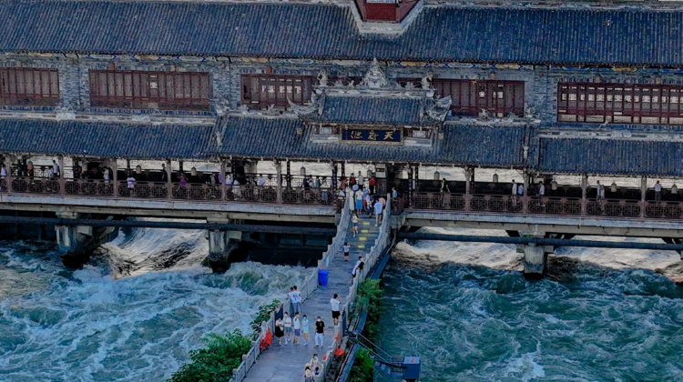 8-day 7-night · Private Tour · Chengdu + Jiuzhaigou + Dagu Glacier + Dujiangyan + Jiawuhai Conservation and Research Park of Giant Panda