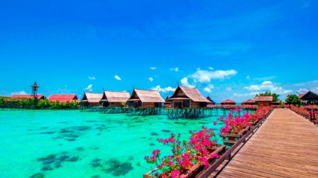 馬來西亞吉隆坡+沙巴仙本那9日8晚跟團遊·送電話卡和轉換插頭+吉隆坡市區+仙本那跳島出海浮潛+沙巴落日+追海龜+海釣體驗+可升級深潛/無邊泳池酒店+神山滑翔傘