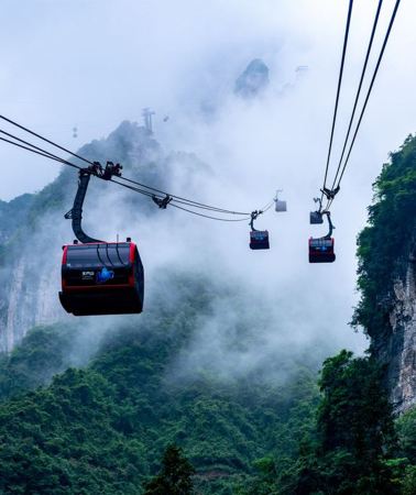 3D2N • Enjoy fall and winter in Zhangjiajie + Zhangjiajie National Forest Park + Tianmen Mountain Cableway + Grand Canyon - 2 5A-rated attractions · 4-diamond hotel stay + exclusive group for Hong Kong and Macao travelers + free cancellation for any reason + free mainland China data SIM card