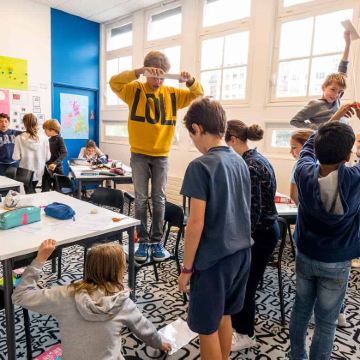 主题营地·巴黎国际夏令营10天 | ESL 15节 | 成人报名不同教室上课/研学活动同步 | 巴黎迪士尼、埃菲尔铁塔&卢浮宫//~~探索远郊凡尔赛宫~蒙马特高地、塞纳河游船、漫步凯旋&榭丽舍街，再到亚历三世桥