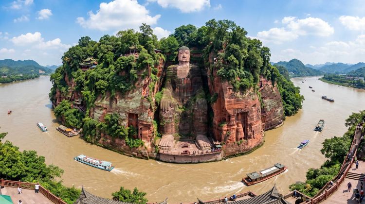 2D1N · Group Tours · Panda Encounter Tour: Round-trip High-speed Trains & Hiking at Leshan Giant Buddha