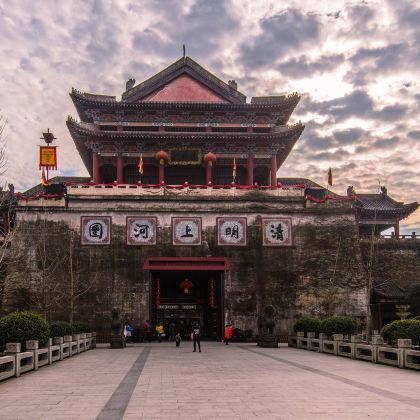 横店影视城+横店影视城明清宫苑园区+横店影视城秦王宫园区+横店影视城梦幻谷园区3日2晚拼小团