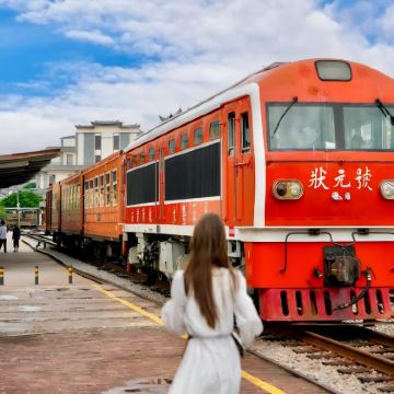 昆明+罗平+元阳+弥勒+坝美世外桃源景区+建水+东川红土地+蒙自+元谋+普者黑景区11日10晚跟团游