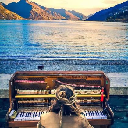 新西兰南岛+皇后镇+瓦纳卡+特卡波湖+蒂卡普中文观星- 本墨站+格林诺奇+米尔福德峡湾+库克山6日5晚拼小团