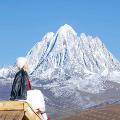 九寨沟+稻城亚丁+四姑娘山景区+都江堰+鱼子西+成都10日9晚拼小团