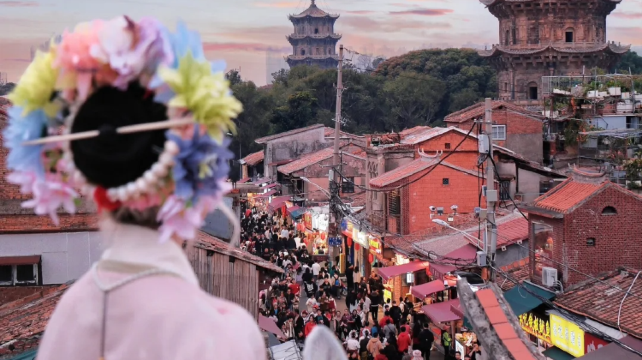 厦门+鼓浪屿+福建土楼+泉州6日5晚跟团游·15人精致小团+厦大进校+土楼非遗体验+泉州非遗簪花+住口碑5钻