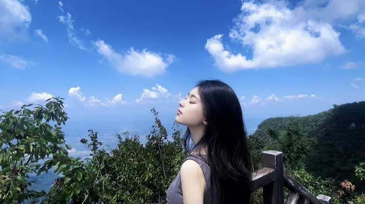 长沙+张家界+凤凰古城+芙蓉镇5日4晚跟团游·陆地头等舱豪车〓臻选5钻豪华SVip20人团〖景交全含0自费+赠Vip黄金A区·魅力湘西+凤凰三景·夜游泛舟+沈从文故居+万寿宫〗0进店0苗寨0购物 | 袁家界+天门山+凤凰古城+芙蓉镇