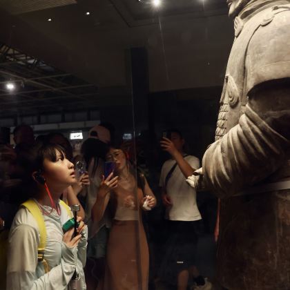 历史人文·西安6日寒假独立营【长安出使记】秦始皇陵博物馆+西安博物院+西安半坡博物馆+西安千古情+长安十二时辰+丹凤门【汉服装扮体验+专业讲解博物馆+兵俑制作+皮影戏体验】生活老师1：8+跟团摄影师