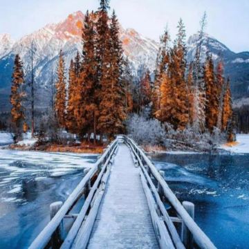 加拿大温哥华+雷夫尔斯托克+贾斯珀+班夫7日6晚拼小团