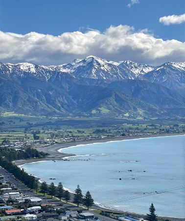 17D16N • South Island + Franz Josef Glacier + Lake Wakatipu + Church of the Good Shepherd + Milford Sound Cruise + Kaikoura + Waitomo Glowworm Caves + Rotorua