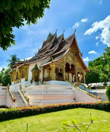 3D2N • Small group of up to 9 people | Explore the ancient city of Luang Prabang, encounter the devotion of morning alms giving, wander through ancient temples and waterfalls, enjoy quiet moments by the Mekong River, 5-diamond rated hotels, start your slow-paced life in Laos here